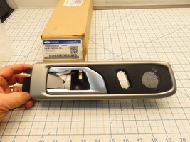 Ford LB5Z-7822600-AA Interior Door Handle Right RH - €56,85 EUR