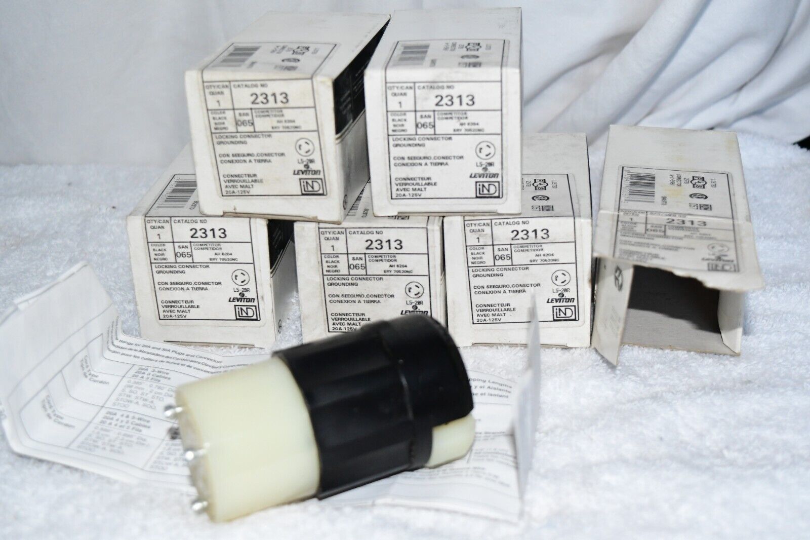 Lot 6 New Leviton 2313 Locking Connector 20A 125V 3-Pole 3-Wire Groundin... - $45.50