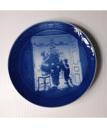 2000 Royal Copenhagen Christmas Plate 7&quot; Trimming the Tree (CFB4-015) - $24.55