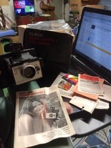 Vintage Polaroid Square Shooter 2 Instant Camera with original box and paperwork - £15.97 GBP