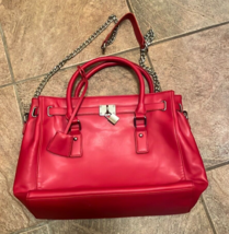 Ashro Women&#39;s Handbag red Faux Leather silver Hardware Shoulder Bag - $338.70 MXN