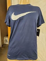 Nike Men&#39;s Hangtag Swoosh Graphic DRI-FIT T-SHIRT Size Medium DC8461 419 - £15.61 GBP