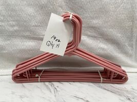 Clothes Hangers Plastic Pink. 14 Count - $100.90 MXN