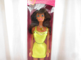 Barbie 1997 Mattel Sweetheart Barbie Doll, Dark Brown Hair #18610 NIB - £13.21 GBP