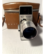 VTG Bell &amp; Howell Zoomatic Director 8mm Movie Camera Model AW15084 W/Case - $525.33 MXN