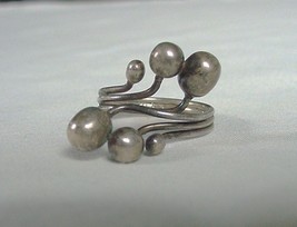 VINTAGE MODERNIST .925 SILVER RING INTERTWINED BALLS MEXICO - $125.00