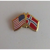 Vintage USA &amp; Iceland Intertwined Flag Lapel Hat Pin - £6.49 GBP