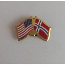 Vintage USA &amp; Iceland Intertwined Flag Lapel Hat Pin - $11.29 CAD