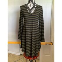 Women&#39;s Green &amp; Black Striped Long Sleeve Swing Sweater Dress L - $398.61 MXN