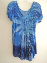 Ladies Top Size M Blue Tie Dye Curved Hem Relaxed Boho Look Tunic $42 Value - £12.70 GBP