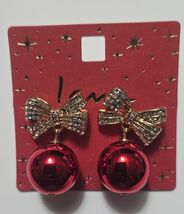 I Am&#39; New Limited Edition Gold Christmas Bow &amp; Ball Ornament Red Earring - $20.90 CAD