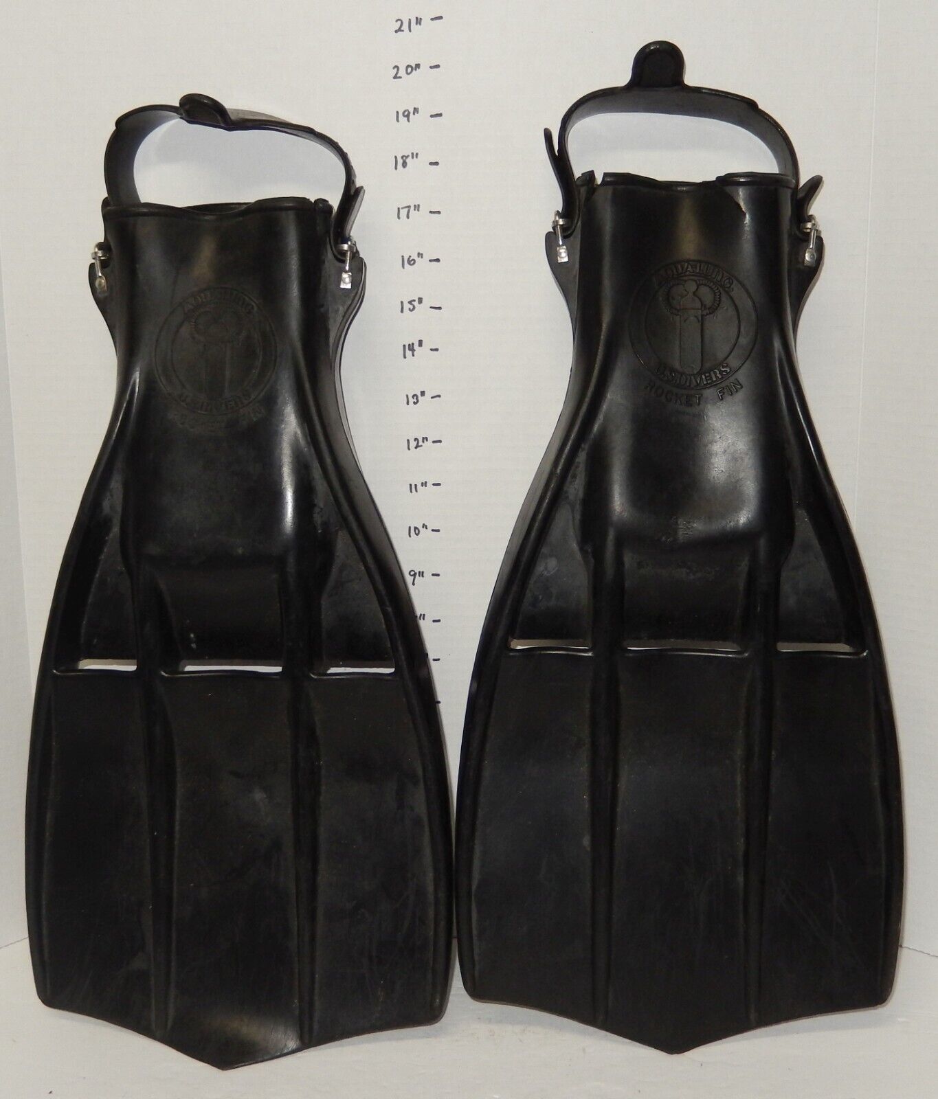 Aqua Lung U.S. Divers Black DIVING Swim FINS FLIPPERS One SIZE Fits All ... - $47.17