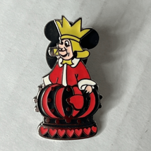Disney 2008 Alice in Wonderland - Wonderland King  of Hearts Chess Piece Pin - £7.83 GBP