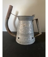 1940&#39;s 1/4 Gallon Push-Button Oil Dispenser  - $738.05 MXN