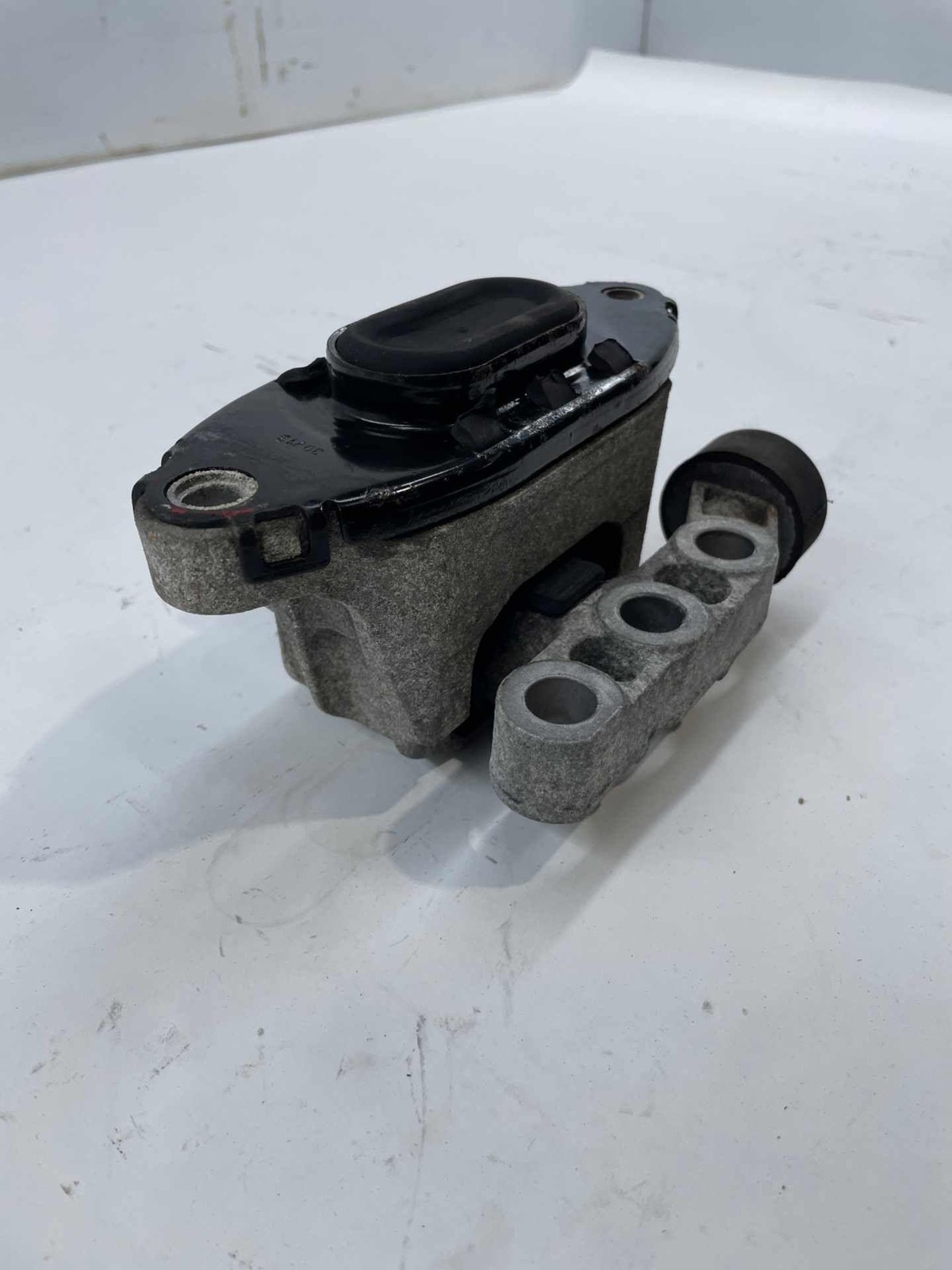 2012-2020 Chevrolet Sonic Right Passenger Side Engine Mount RH OEM Item image 6
