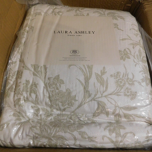 Laura Ashley Amberly Beige Queen Quilt Set Bedding with Matching Shams B... - $100.00