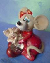 Souvenir Collectibles Animals Figurine Dressed Lady Mouse with Roses Flowers - £8.93 GBP