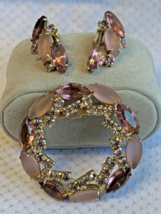 Vtg Magenta Rhinestone Fashion Jewelry Set Brooch &amp; Clip-On Earrings Pro... - £38.94 GBP