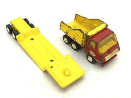 Vintage Metal Tonka Dump Truck Collectible Red Cab + Lowboy trailer - $725.12 MXN