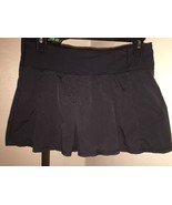 LULULEMON PLEATED BLACK SKORT REFLECTIVE AT BACK BELOW WAIST RUNNING/TEN... - £37.06 GBP