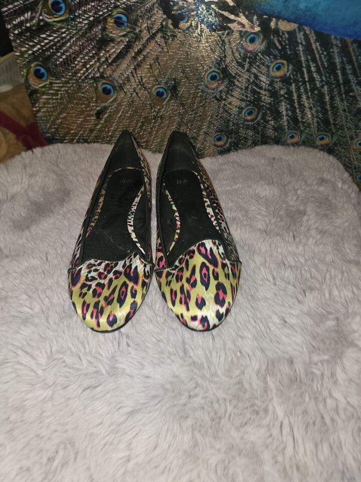 Primary image for h&m neon color leopard print flats size 7 Express Shipping