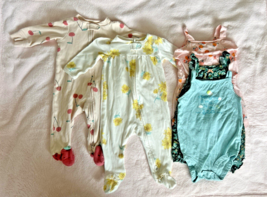 5 PC baby clothing bundle with Sleepsuits &amp; Rompers 6mo-9mo, Pre-Owned - $232.99 MXN