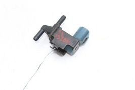 01-05 LEXUS IS300 FUEL VAPOR CANISTER VACUUM SWITCH VALVE E5011 image 2