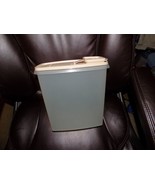 Vintage Tupperware Cereal &amp; Dry Food Keeper #1588-3, #1589-8 Sheer EUC - €25,22 EUR