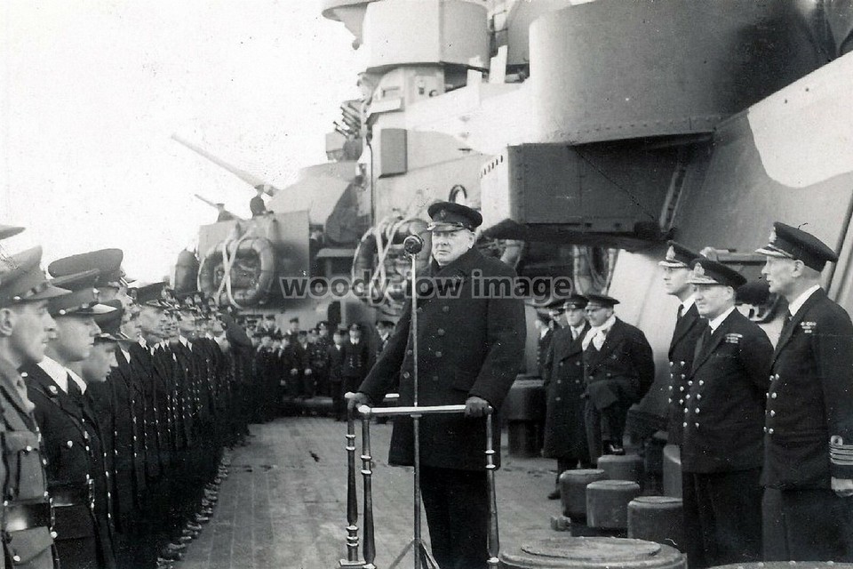 rs1953 - Winston Churchill on a Royal Navy Warship - photo 6x4 - $2.95