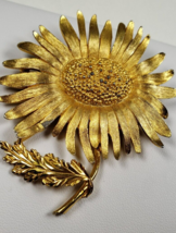 Vintage Marvella Goldtone Sunflower Marked Signed Brooch - £28.42 GBP