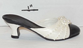 1999 JUST THE RIGHT SHOE #25010 MINIATURE Pearl Mule Heels White Raine W... - €13,34 EUR