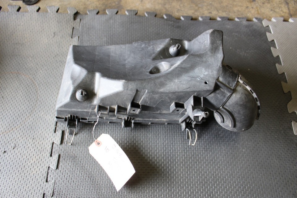 1997-1999 MERCEDES E CLASS V8 AIR CLEANER FILTER BOX C234 - $79.19