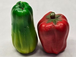 Vintage Green And Red Bell Pepper Salt &amp; Pepper Shaker Set - Vegetables ... - $5.48
