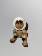 Vintage Hagen Renaker Bending Over Eskimo Tot #945 Miniature Ceramic Figurine - £10.32 GBP