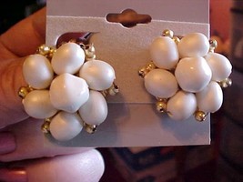 Vintage Goldtone Ivory White Beads Clip Earrings - £10.21 GBP