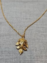 Vintage Leaf Autumn Fall Pendant, Gold Tone Necklace, 24&#39;&#39; - £7.70 GBP