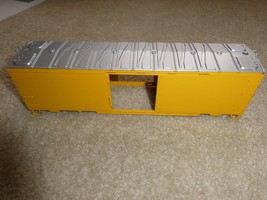 MTH O Scale Factory Sample Silver Yellow Box Car Shell Body 10.5&quot; L - $18.81