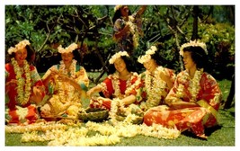 Rainbow hued Hawaiian buds strung by pretty maids into leis Hawaii Postcard - £7.91 GBP