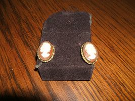 Vintage Ronci 12KT 1/20 Cameo Clip Earrings (Beautiful) - £17.17 GBP