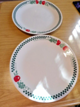 Set of 2 Corelle Farm Fresh Dinner Plates 10 1/4” Homemade Apple - $4.45