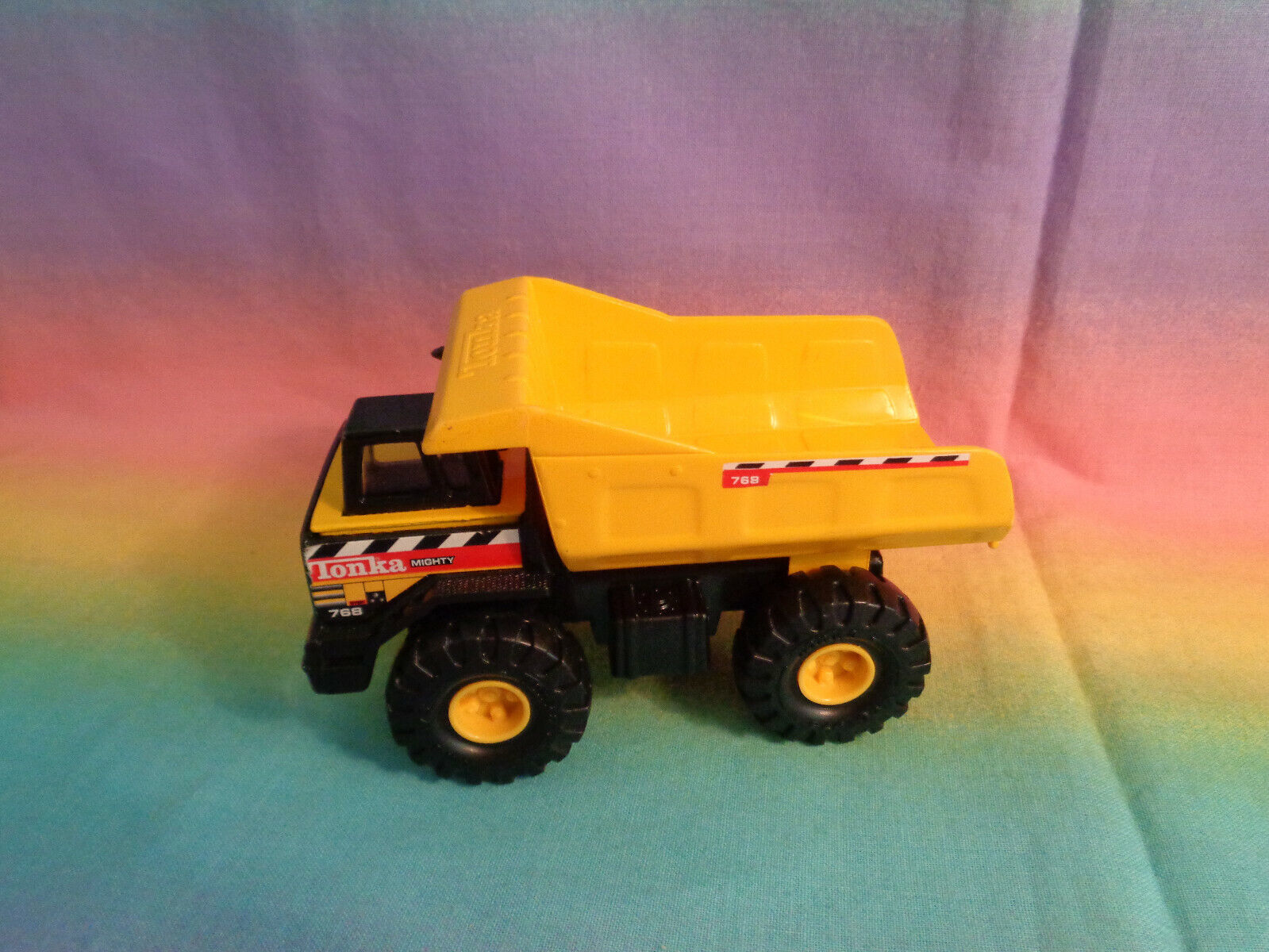 Primary image for Vintage 1998 Hasbro Maisto Tonka Mini Mighty Dump Truck 768