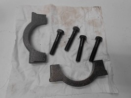 04 Chevy Silverado 1500 Rear Differential Carrier Bearing Saddle Caps an... - $37.99