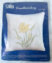 Yellow Daffodil Candlewicking Pillow Kit Cathy Needlecraft 16&quot; x 16&quot; - £15.18 GBP