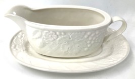 Mikasa English Countryside Gravy Boat with Underplate 9&quot; x 2 3/4&quot; EXCELLENT - £26.77 GBP