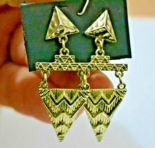 Vintage Gold Tone Earrings 1970s - £12.55 GBP