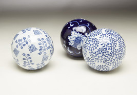 Zeckos AA Importing 59814 Blue And White Porcelain Balls - Set Of 3 - £47.47 GBP
