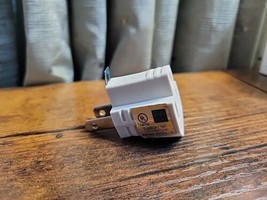 Litesun U-09 - 15 Amp Single Outlet Grounding Adapter - White - $4.94