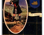 Clan Gordon Tartan Man IN Kilt Scozia DB Cartolina K18 - £4.42 GBP