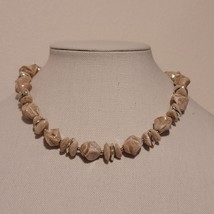Marble Colored Bead Necklace - $91.29 MXN