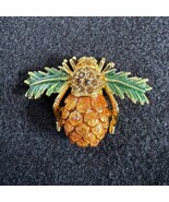 Joan Rivers Pineapple Bug enamel &amp; cristal Brooch Pin - $1,168.08 MXN